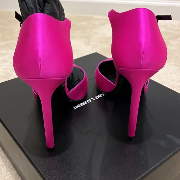 COPY - SAINT LAURENT
Satin Anja 105 Ankle Strap Pointed Pumps 37 Fuchsia - Picture 4 of 8